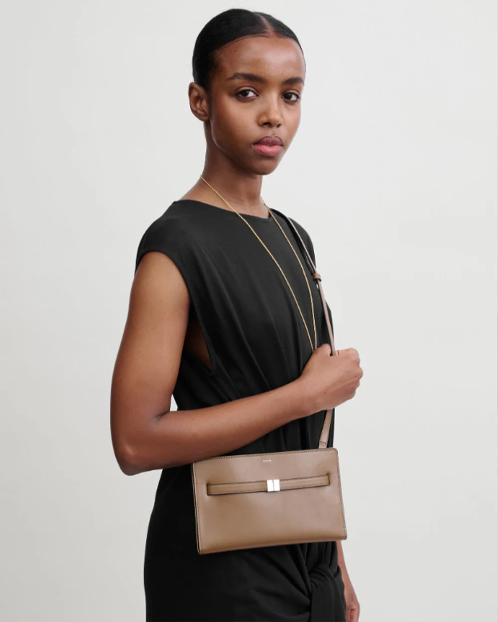 BELTED LEATHER CROSSBODY / TIRAMISU