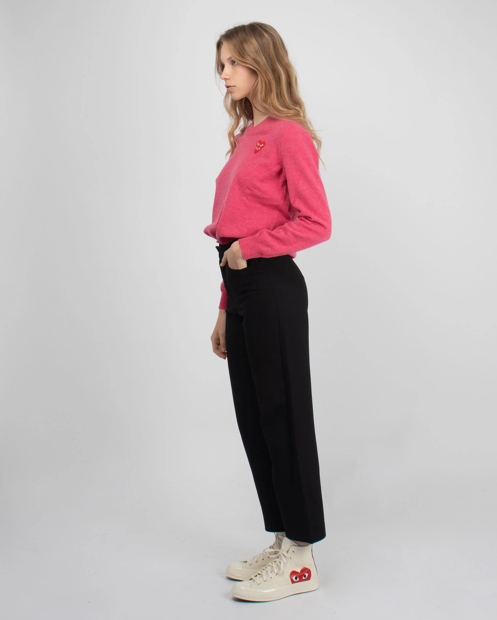 N073 DOUBLE RED HEART V-NECK SWEATER / PINK - Image 4