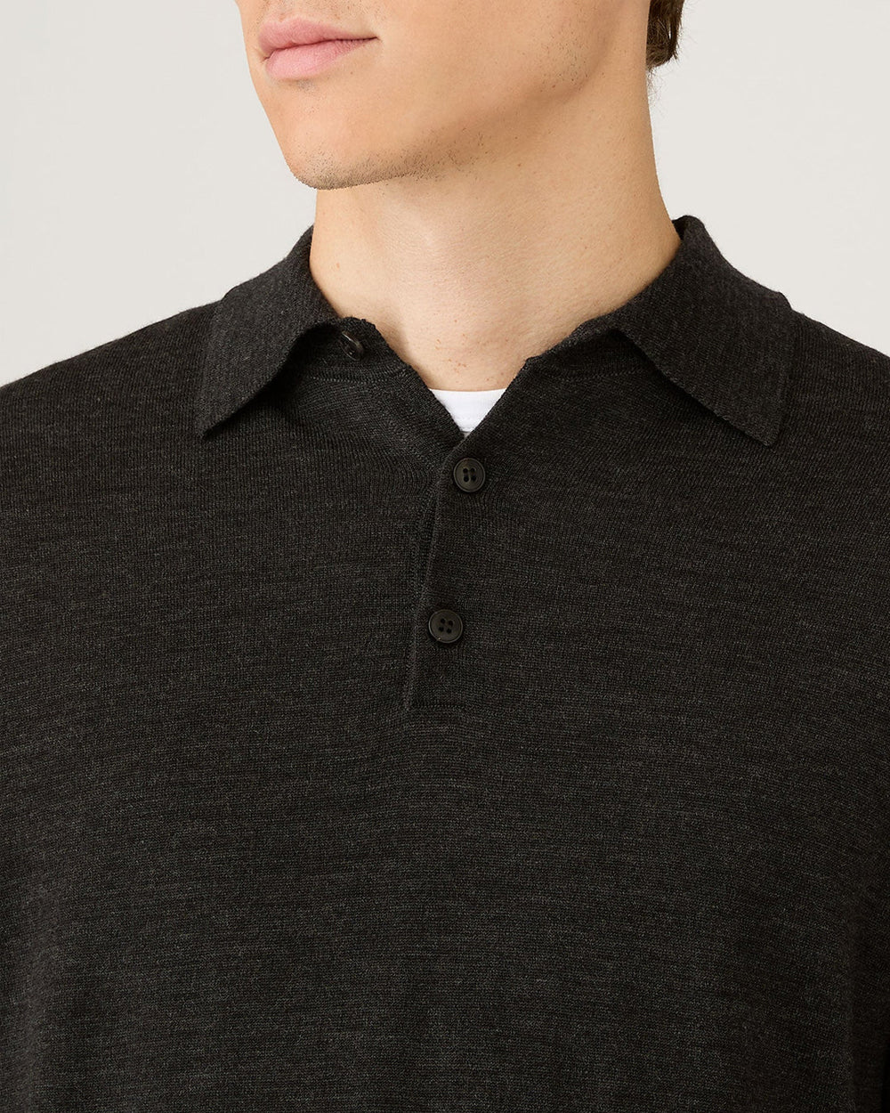 EXTRA FINE MERINO POLO SHIRT / CHARCOAL MELANGE - Image 4