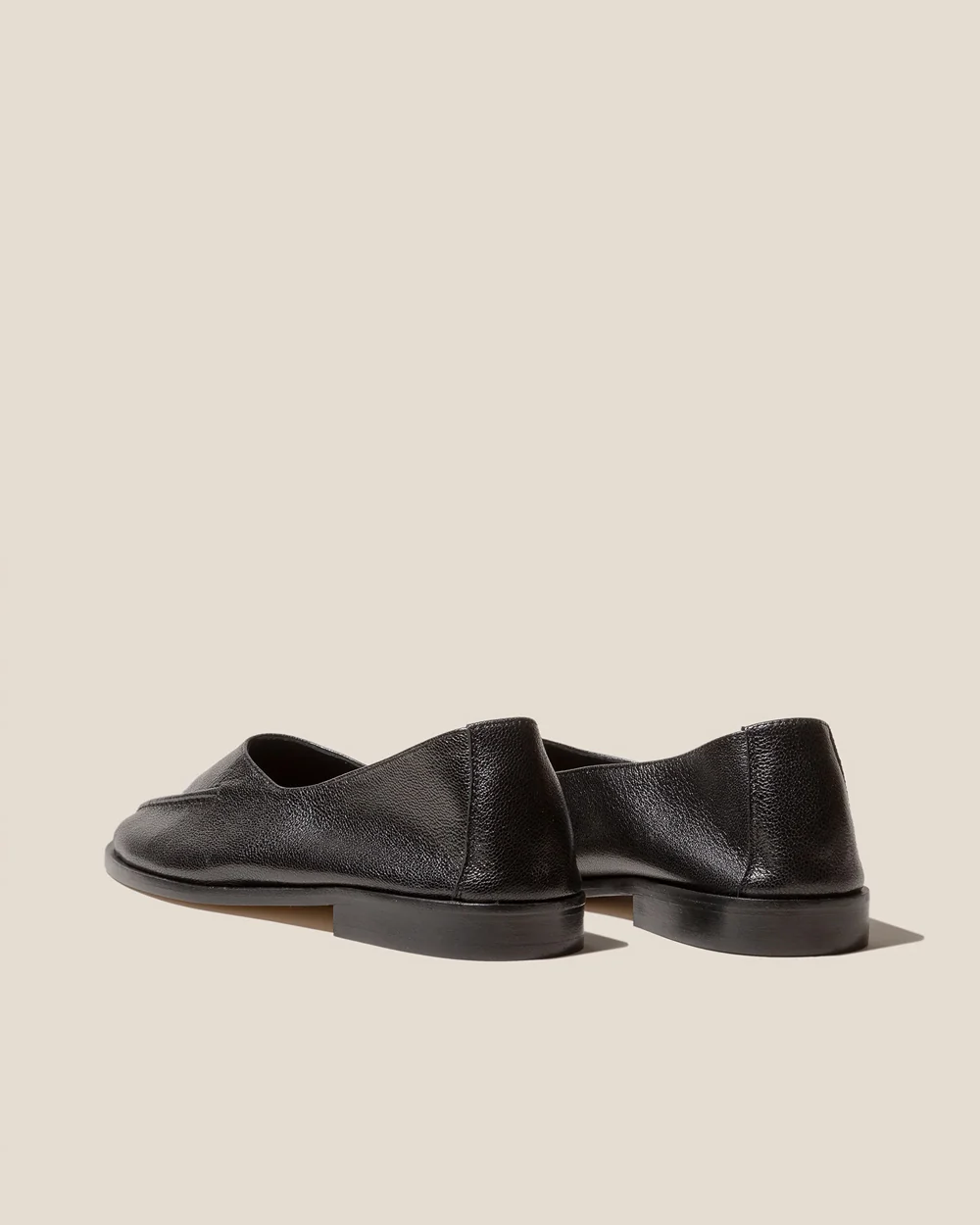 JULIOL W SUPPLE SHINY HIGH-CUT DECONSTRUCTED LAOFER / BLACK - Image 4