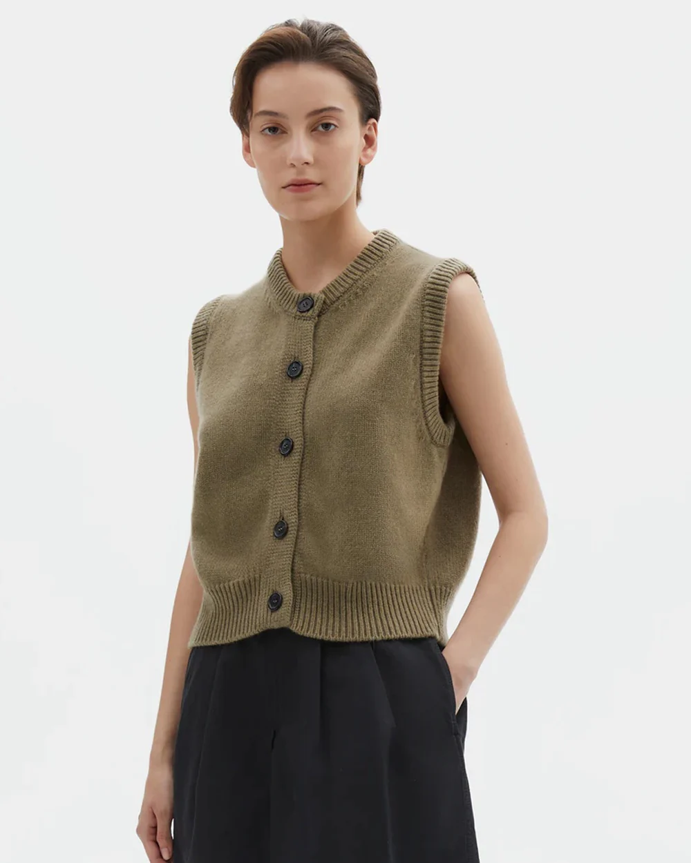 KNITTED GILET / LICHEN