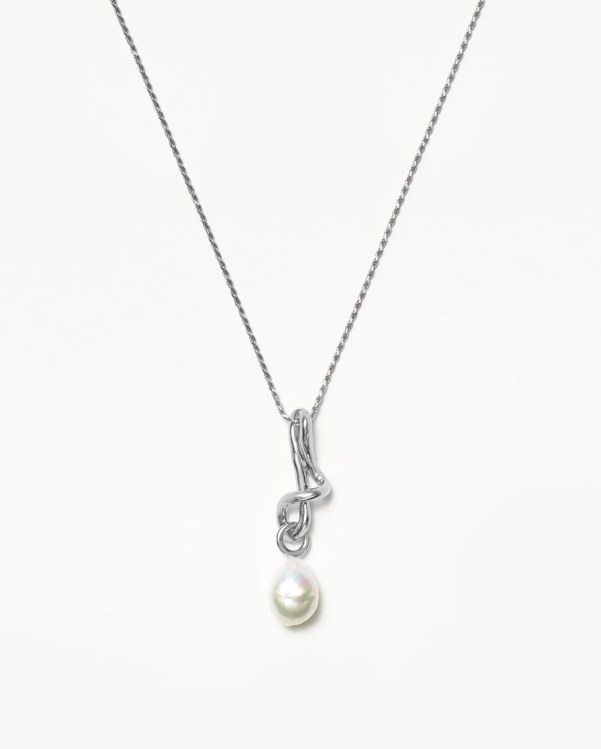 MOLTEN BAROQUE PEARL DROP PENDANT NECKLACE / SILVER