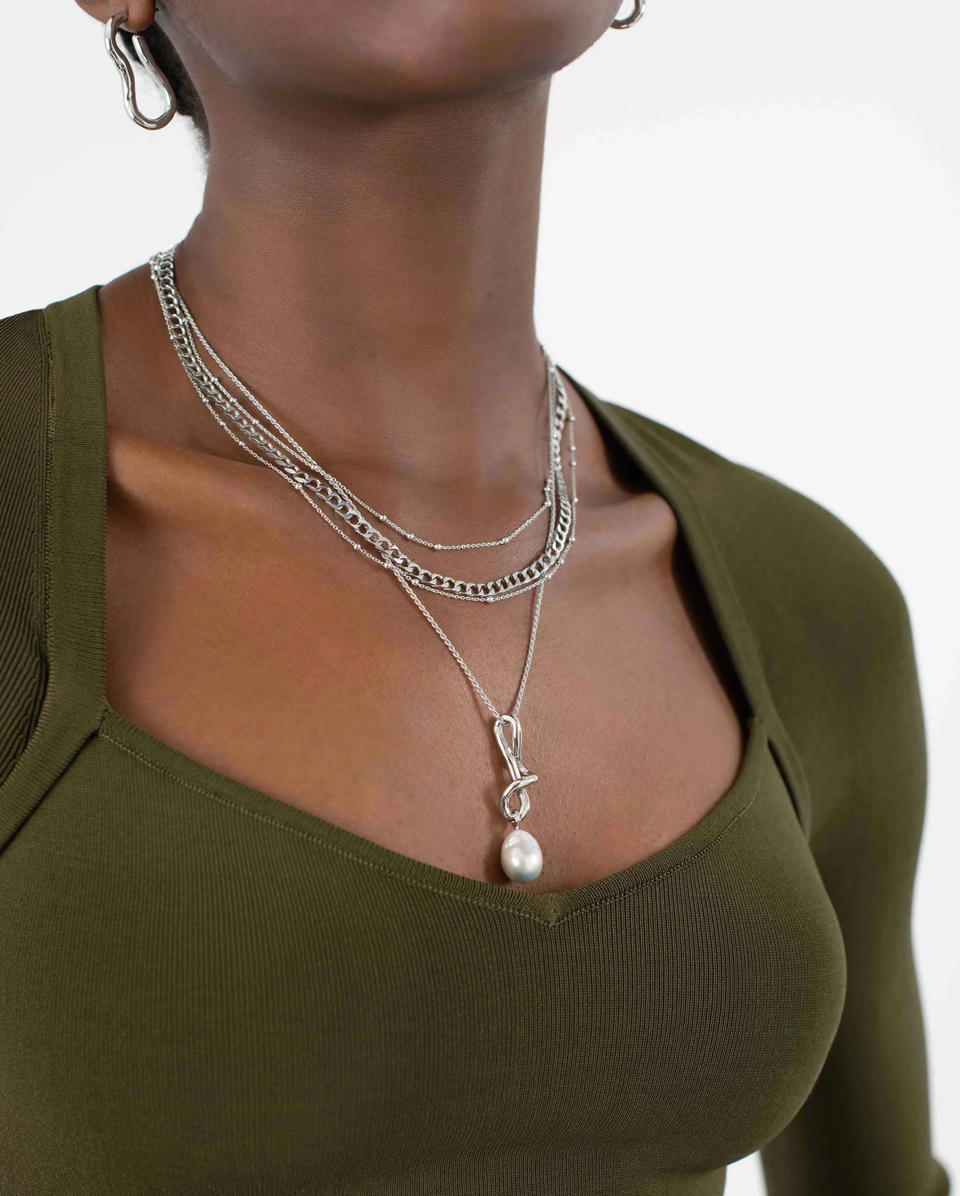MOLTEN BAROQUE PEARL DROP PENDANT NECKLACE / SILVER - Image 3