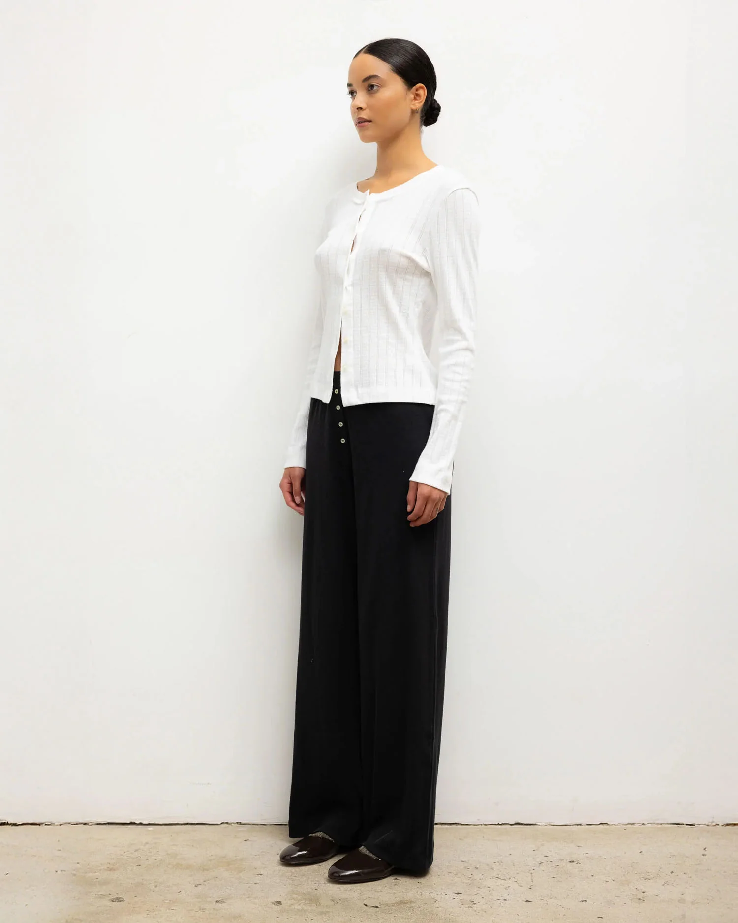 POINTELLE CLASSIC CREW CARDIGAN / WHITE - Image 5