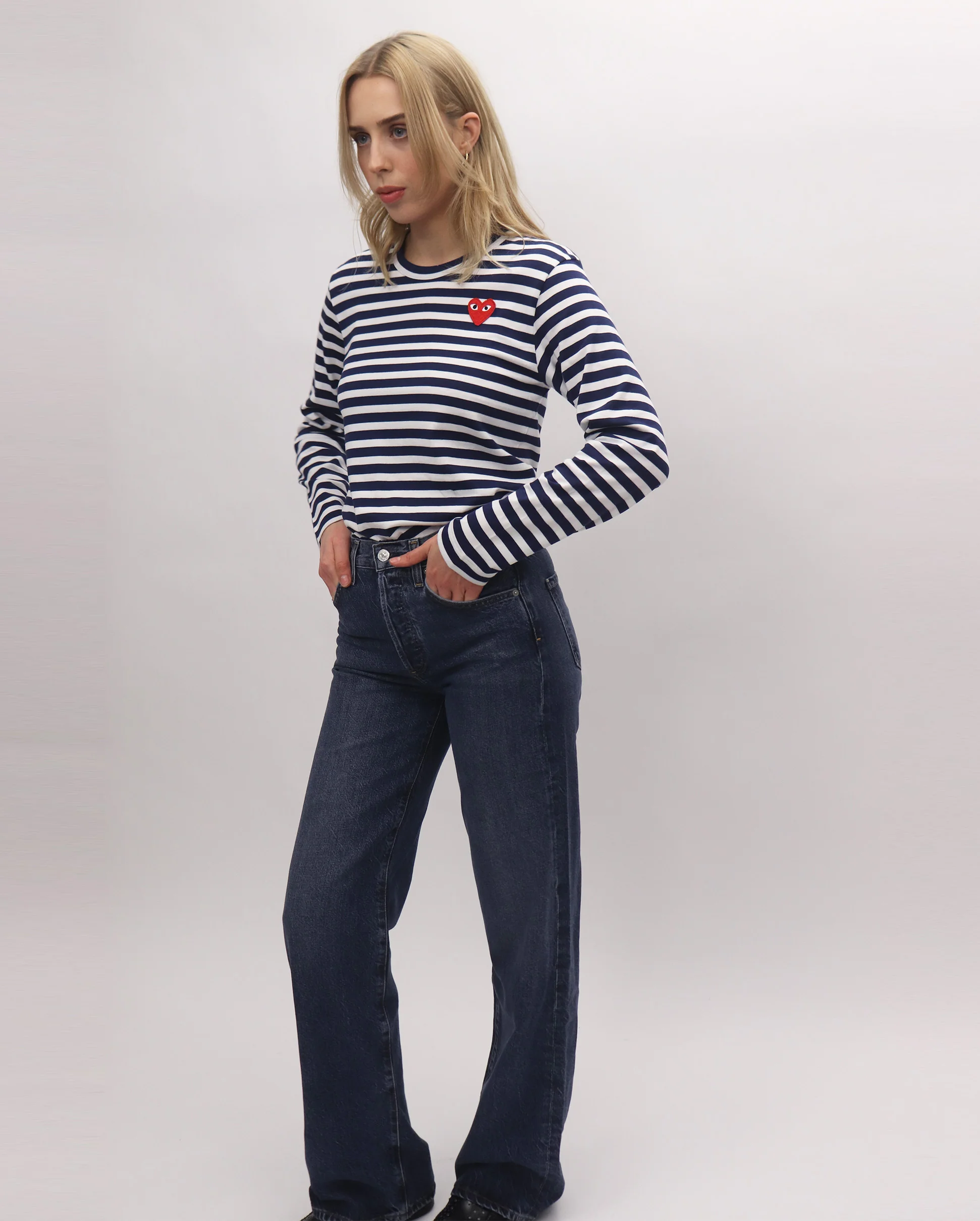 T010 UNISEX RED HEART LS T-SHIRT / DARK NAVY WHITE STRIPE - Image 4