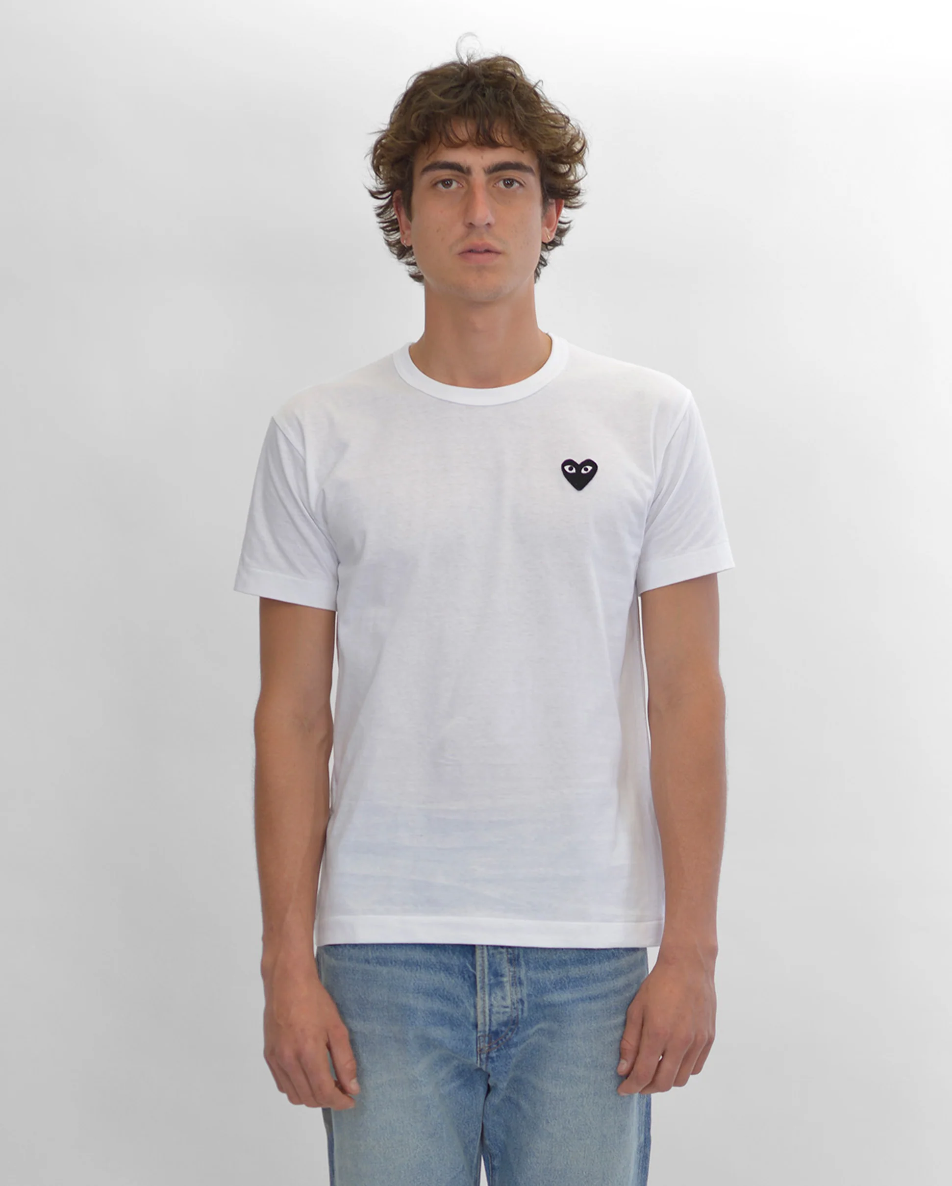 T064 UNISEX BLACK HEART T-SHIRT / WHITE - Image 4