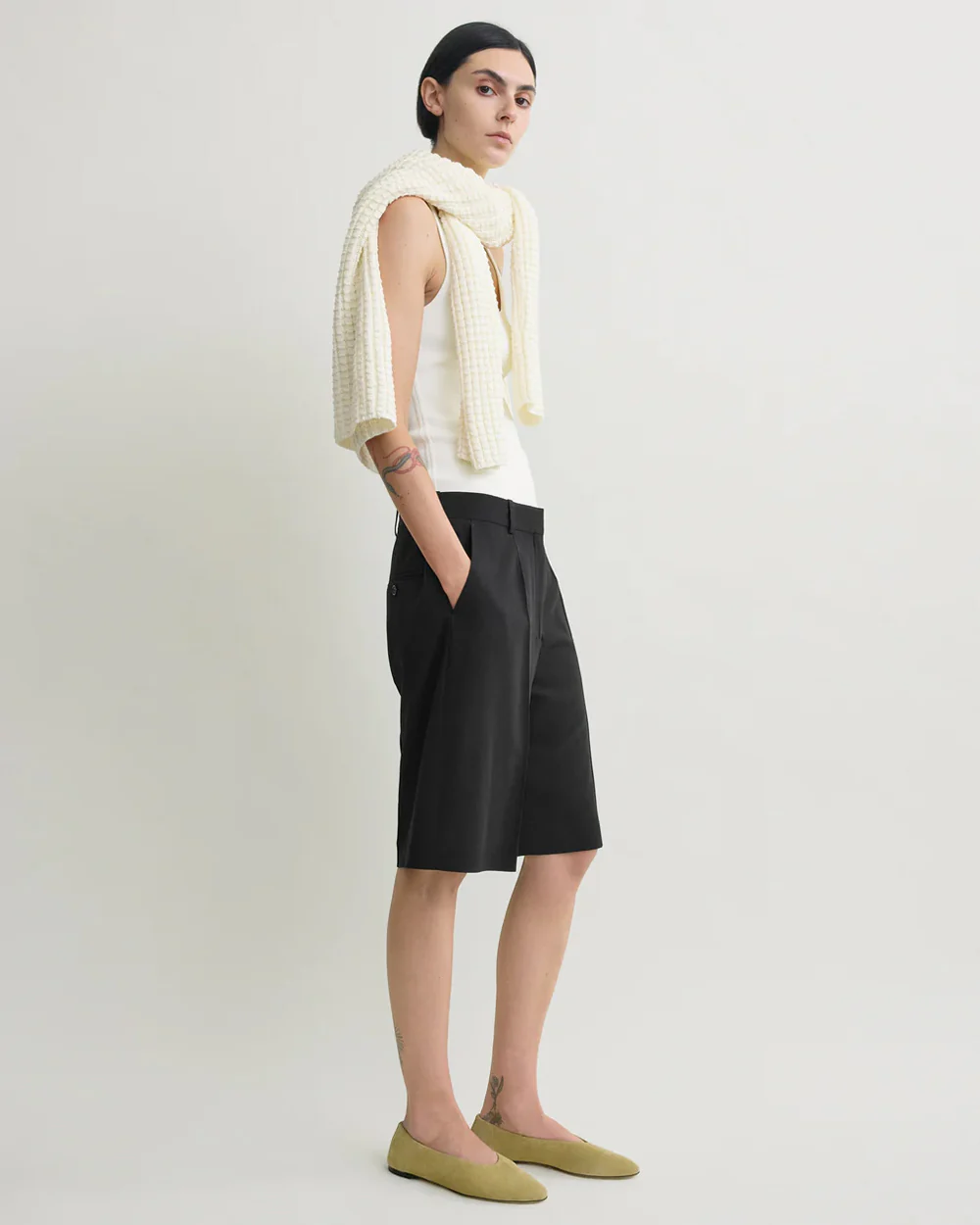 WIDE FLUID SHORTS / BLACK - Image 2
